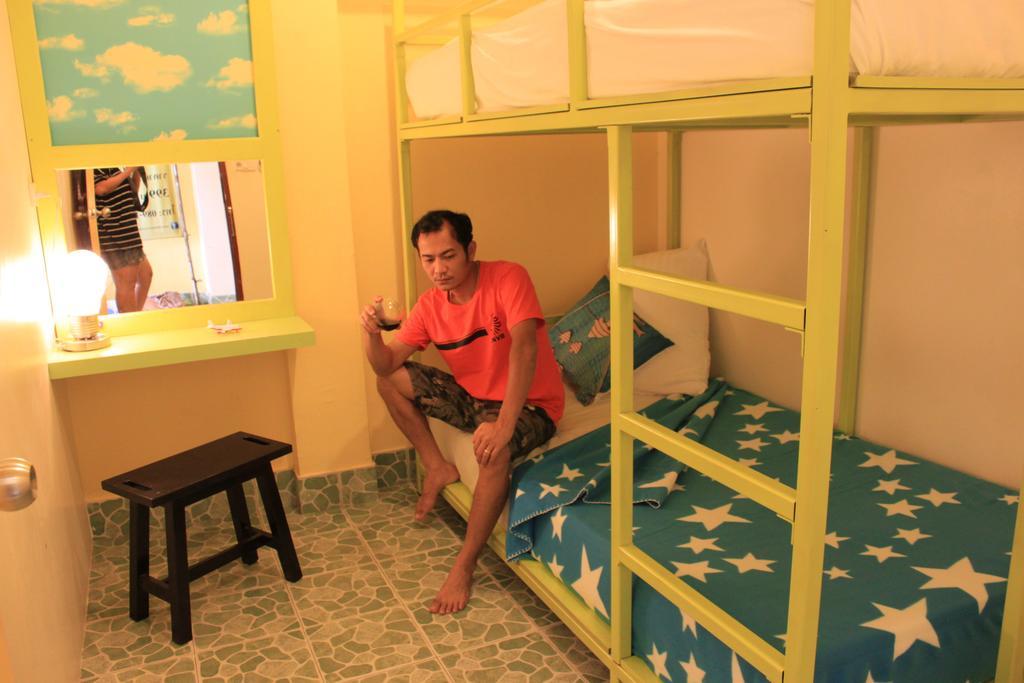 Tid Tarad Hostel Hua Hin Phòng bức ảnh